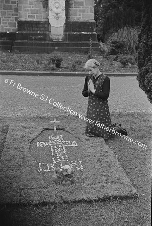 MISS THORPE AT FR.BERMINGHAM'S GRAVE